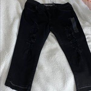 AMERICAN EAGLE BLACK DENIM CAPRIS